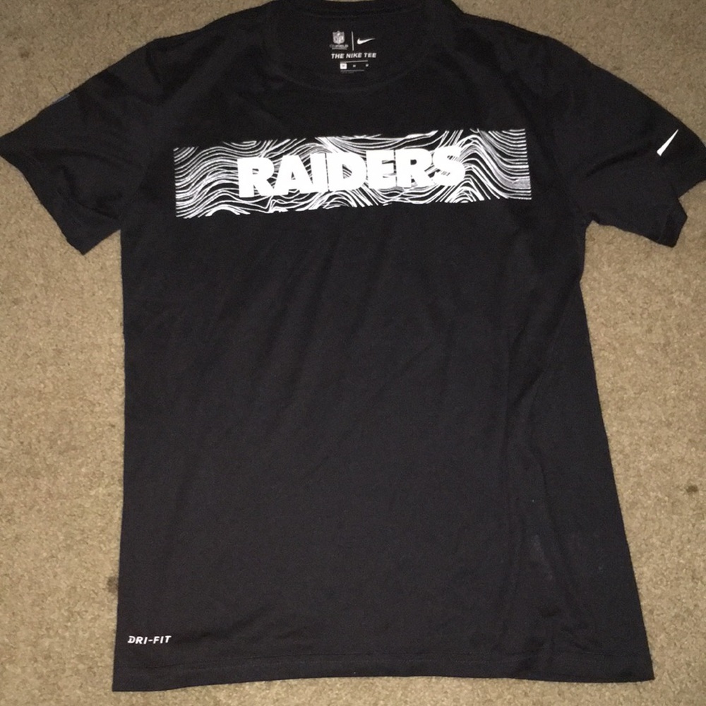 Black Nike raiders shirt